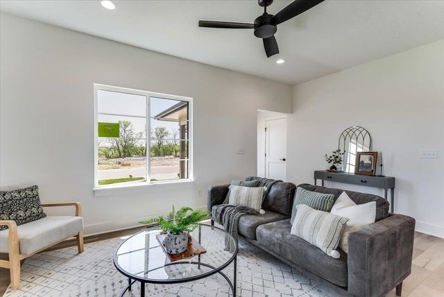 8992 E Bradford St, Wichita, KS 67210
