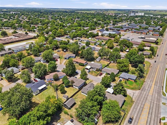 102 Belisle Avenue, Yukon, OK 73099