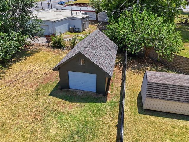 102 Belisle Avenue, Yukon, OK 73099