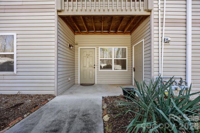 704 Carlyle Way, Asheville, NC 28803