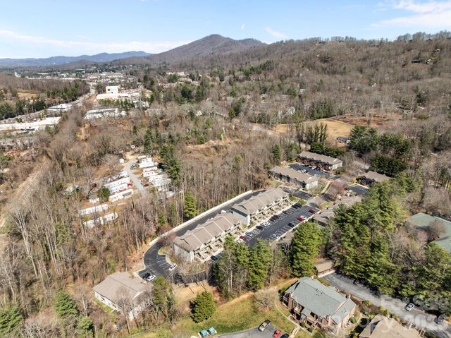 704 Carlyle Way, Asheville, NC 28803