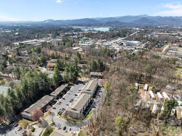 704 Carlyle Way, Asheville, NC 28803