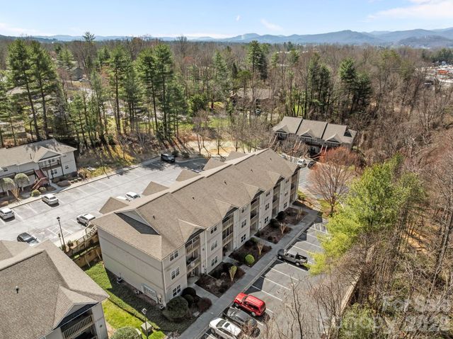 704 Carlyle Way, Asheville, NC 28803