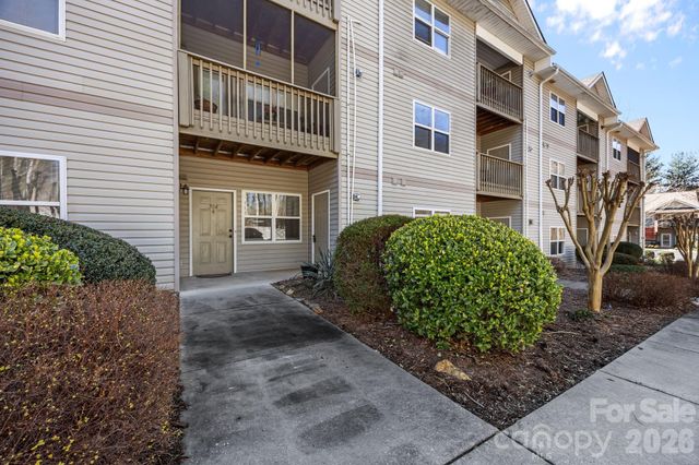 704 Carlyle Way, Asheville, NC 28803