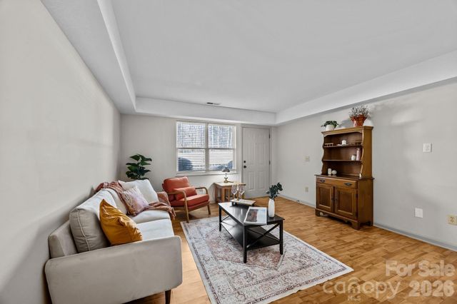 704 Carlyle Way, Asheville, NC 28803