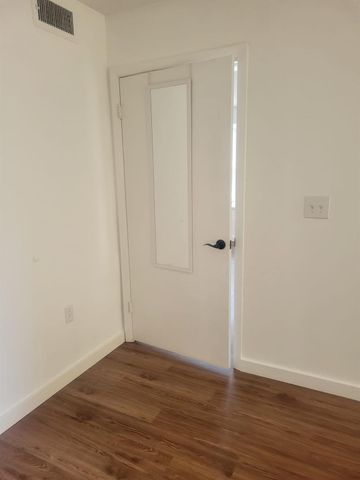 4815 Via Palm Lake 1401, West Palm Beach, FL 33417