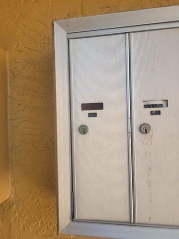 4815 Via Palm Lake 1401, West Palm Beach, FL 33417