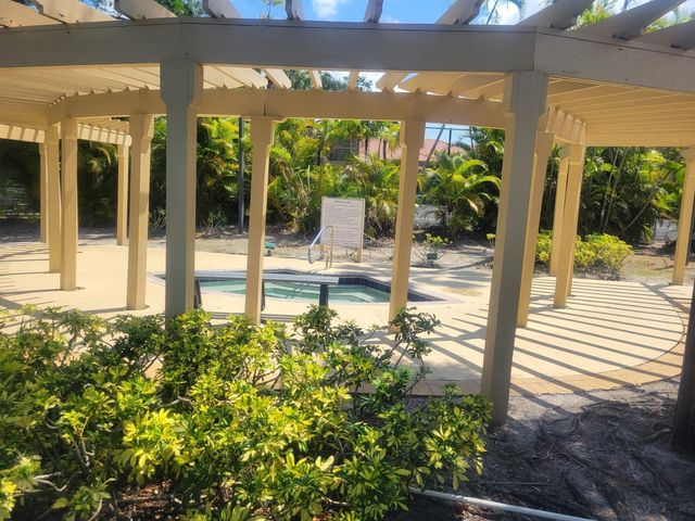 4815 Via Palm Lake 1401, West Palm Beach, FL 33417