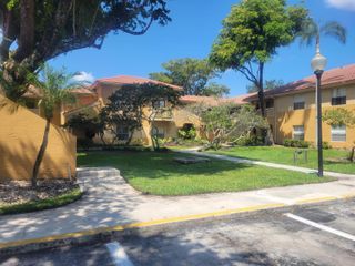 4815 Via Palm Lake 1401, West Palm Beach, FL 33417