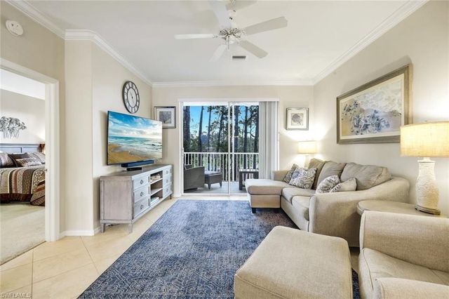 8253 Parkstone PL 206, Naples, FL 34120