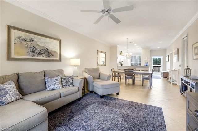 8253 Parkstone PL 206, Naples, FL 34120