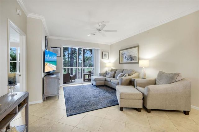 8253 Parkstone PL 206, Naples, FL 34120