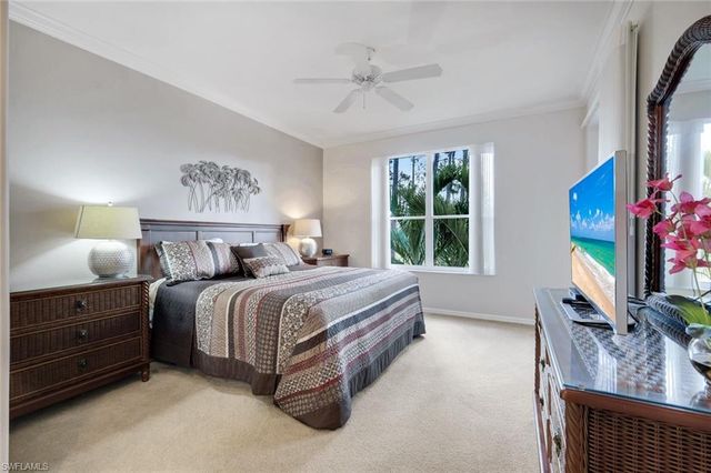 8253 Parkstone PL 206, Naples, FL 34120