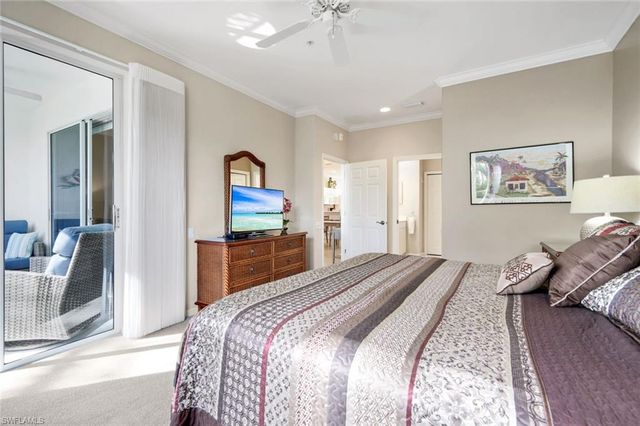 8253 Parkstone PL 206, Naples, FL 34120