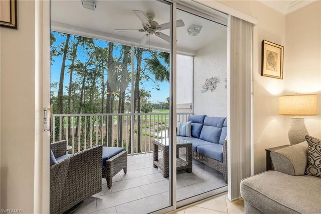 8253 Parkstone PL 206, Naples, FL 34120