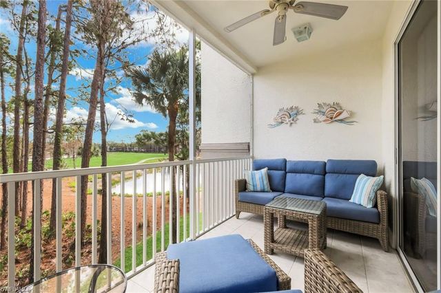 8253 Parkstone PL 206, Naples, FL 34120