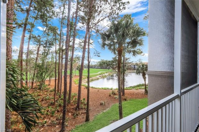8253 Parkstone PL 206, Naples, FL 34120