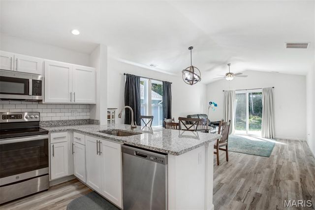 912 Osage Villa Court, Villa Ridge, MO 63089