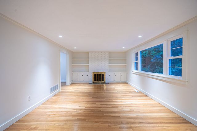 85 Woodland Rd, Boston, MA 02130