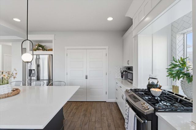 4384 W LOWER MEADOW DR, Herriman, UT 84096