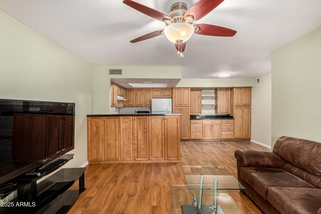 3601 W TIERRA BUENA Lane 157, Phoenix, AZ 85053