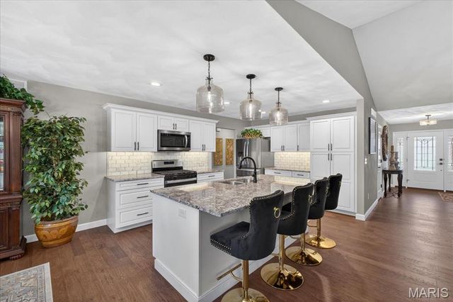 2024 Ravenel, Swansea, IL 62226
