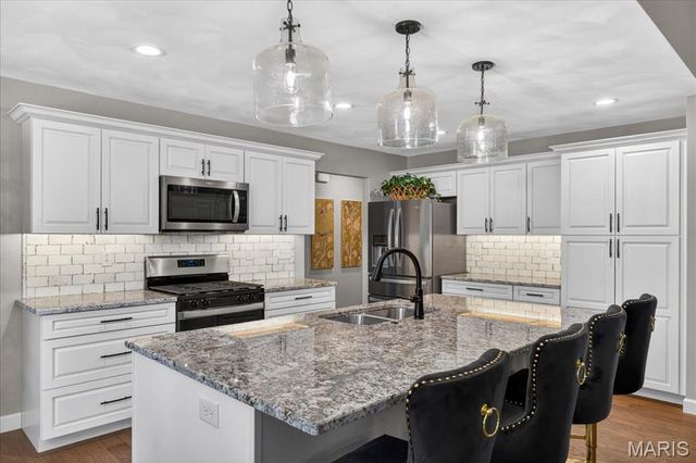 2024 Ravenel, Swansea, IL 62226