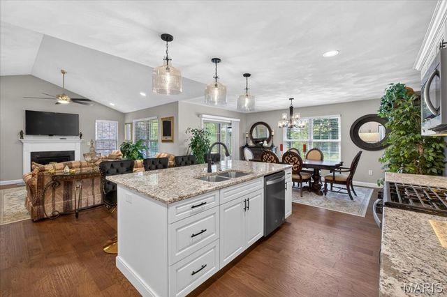 2024 Ravenel, Swansea, IL 62226