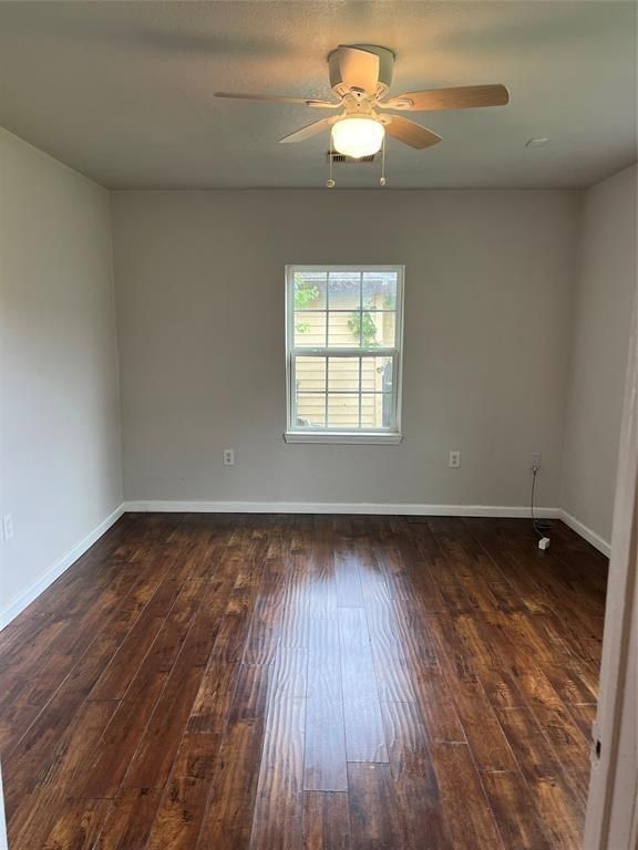 Image 15 of property listing at 7227 Saint Augustine Street, Houston, TX 77021