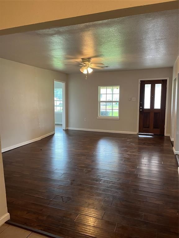 Image 8 of property listing at 7227 Saint Augustine Street, Houston, TX 77021