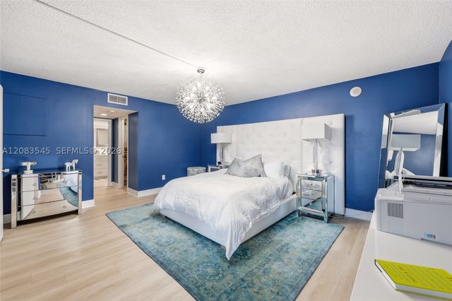5380 N Ocean Dr 18B, Singer Island, FL 33404