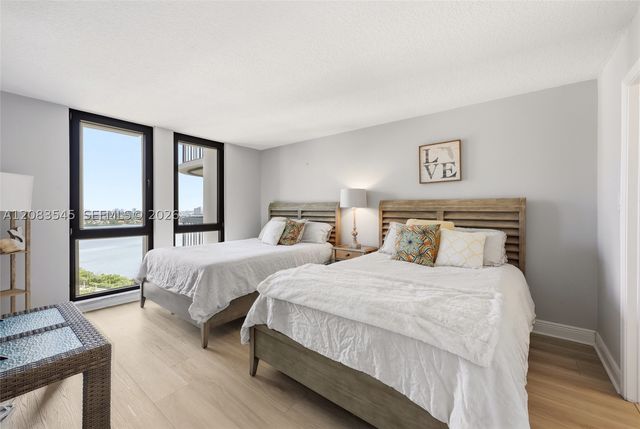 5380 N Ocean Dr 18B, Singer Island, FL 33404