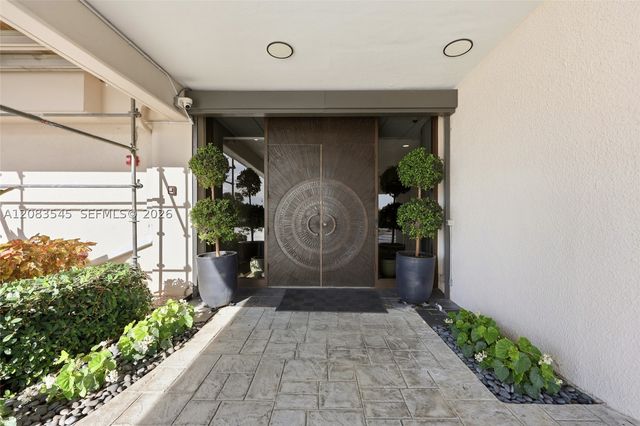 5380 N Ocean Dr 18B, Singer Island, FL 33404