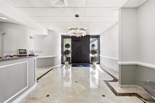 5380 N Ocean Dr 18B, Singer Island, FL 33404