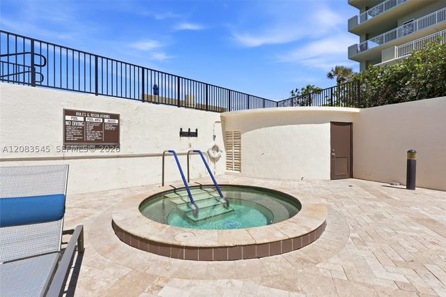 5380 N Ocean Dr 18B, Singer Island, FL 33404