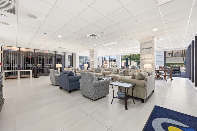 5380 N Ocean Dr 18B, Singer Island, FL 33404