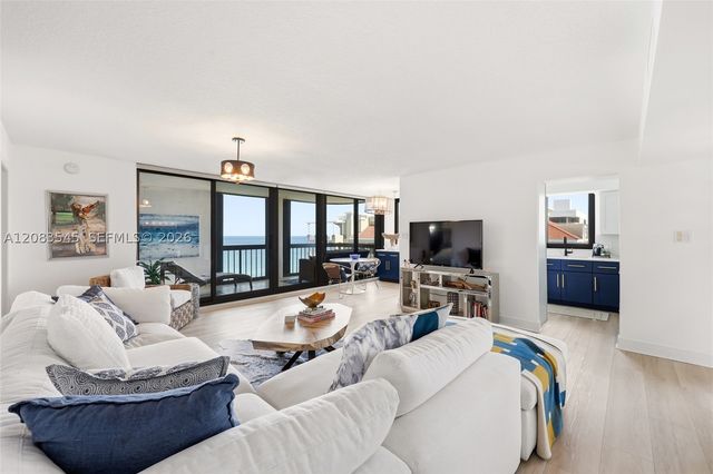 5380 N Ocean Dr 18B, Singer Island, FL 33404