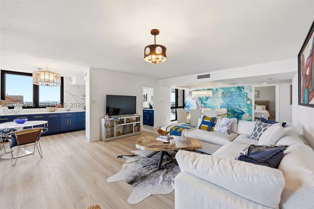 5380 N Ocean Dr 18B, Singer Island, FL 33404