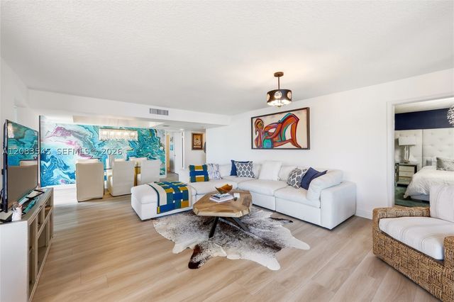 5380 N Ocean Dr 18B, Singer Island, FL 33404