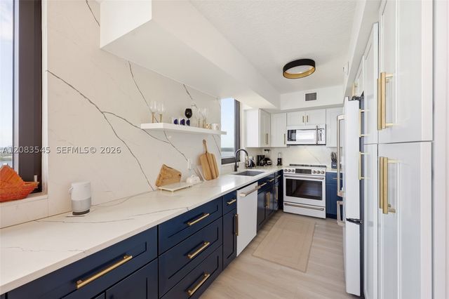5380 N Ocean Dr 18B, Singer Island, FL 33404