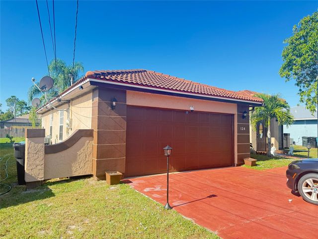 124 SW Klee Cir, Port St Lucie, FL 34953