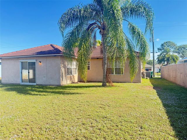 124 SW Klee Cir, Port St Lucie, FL 34953