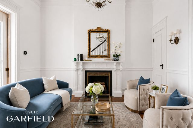 38 E 70TH Street, New York City, NY 10021