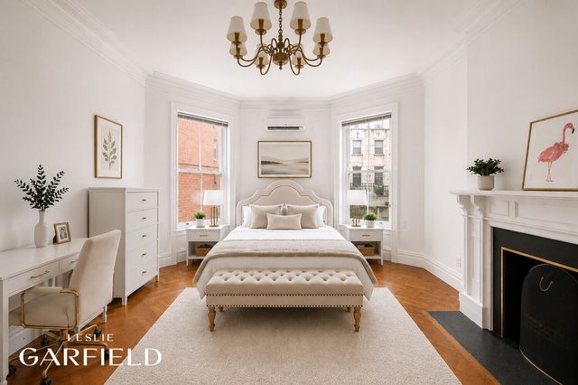 38 E 70TH Street, New York City, NY 10021