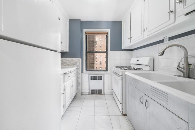 485 E Lincoln Avenue 201, Mount Vernon, NY 10552