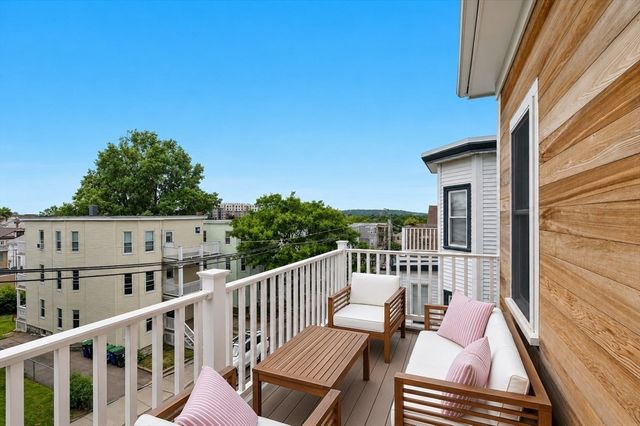 81 Conwell Ave 3, Somerville, MA 02144