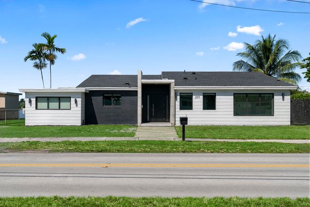 2511 NE 209th Terrace, Miami, FL 33180