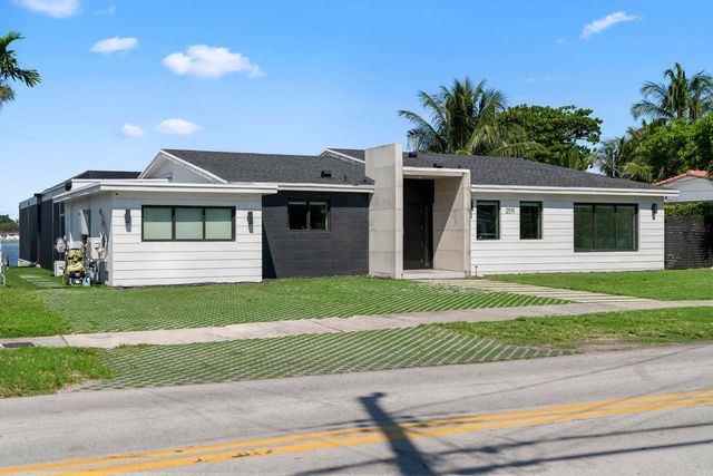 2511 NE 209th Terrace, Miami, FL 33180