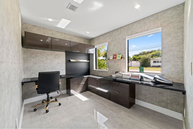 2511 NE 209th Terrace, Miami, FL 33180