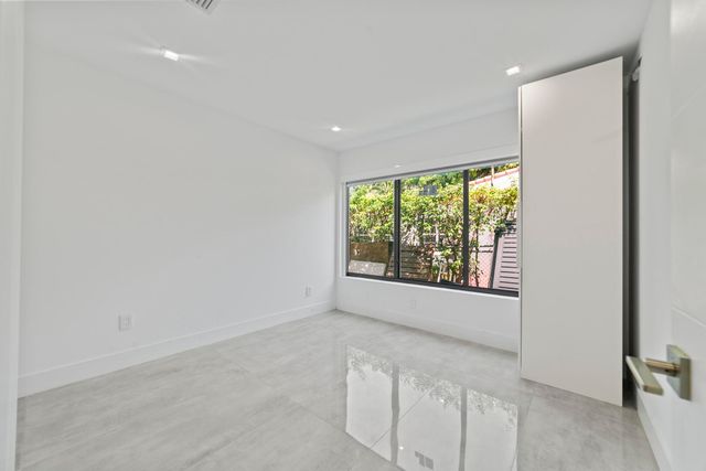 2511 NE 209th Terrace, Miami, FL 33180